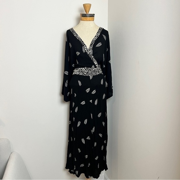 ROAMAN'S Black White Tropical Leaf Faux Wrap Long Maxi Dress Sz 14/16 (523) - Picture 1 of 13